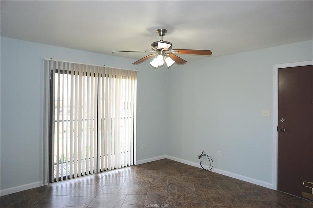 Photo of 904 University Oaks Blvd. #118, College Station, TX 77840 (MLS # 26008780)