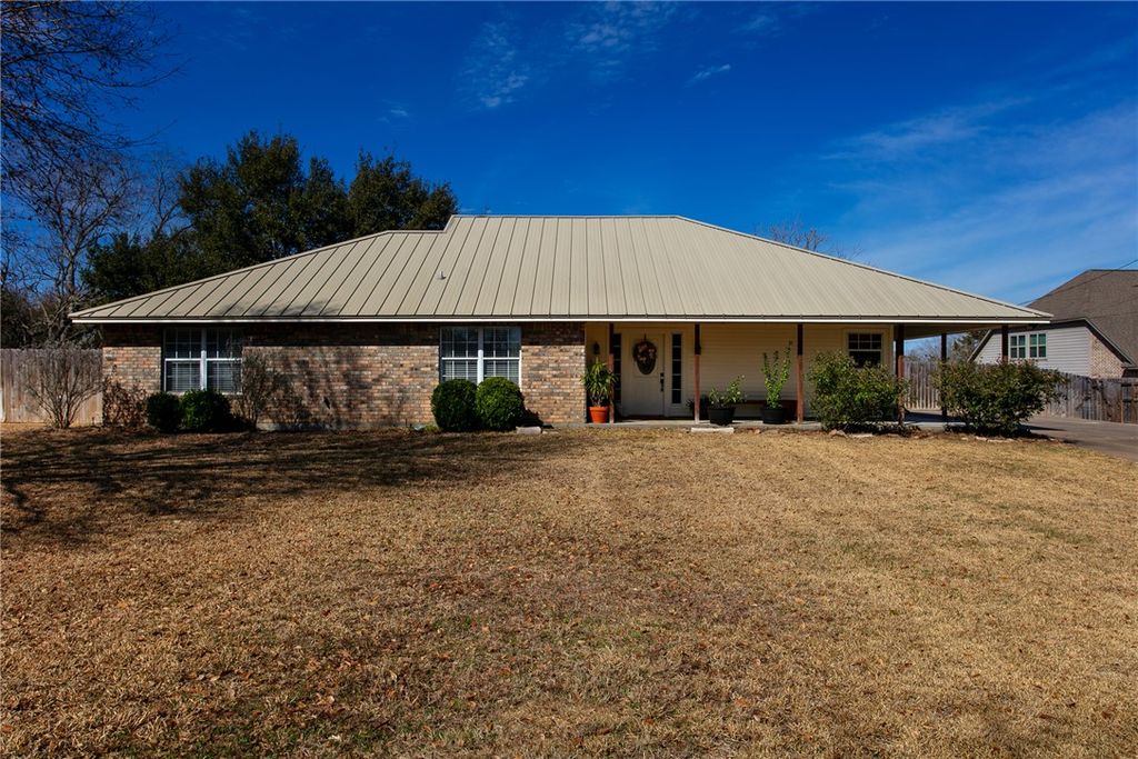 Photo of 400 W OSR, Caldwell, TX 77836 (MLS # 26001689)