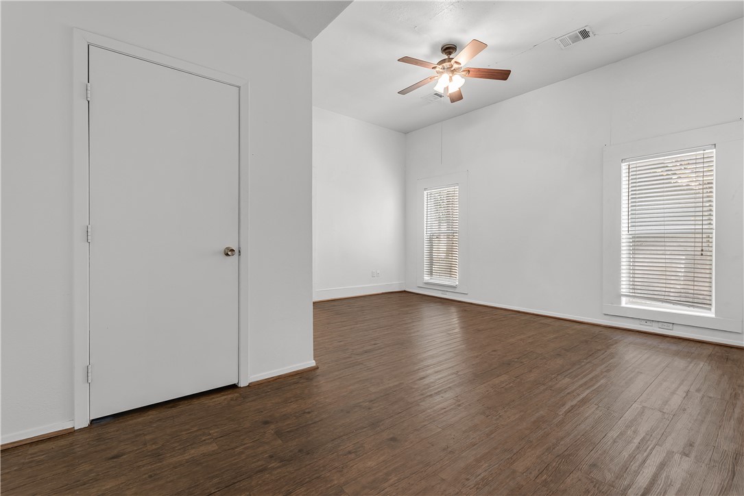 Bryan, Texas 77803, United States, 2 Bedrooms Bedrooms, ,2 BathroomsBathrooms,Residential,Active,15914