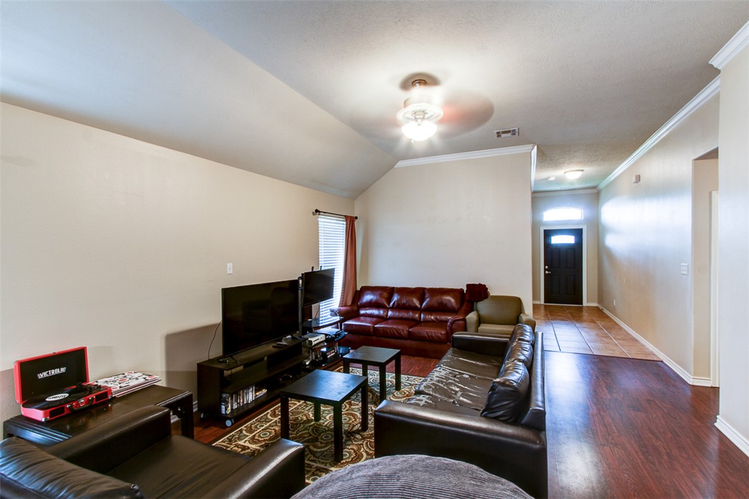 College Station, Texas 77845, United States, 4 Bedrooms Bedrooms, ,3 BathroomsBathrooms,Residential,Active,77314