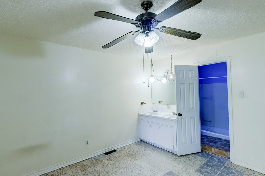 Bryan, Texas 77803, United States, 3 Bedrooms Bedrooms, ,2 BathroomsBathrooms,Residential,Active,200302