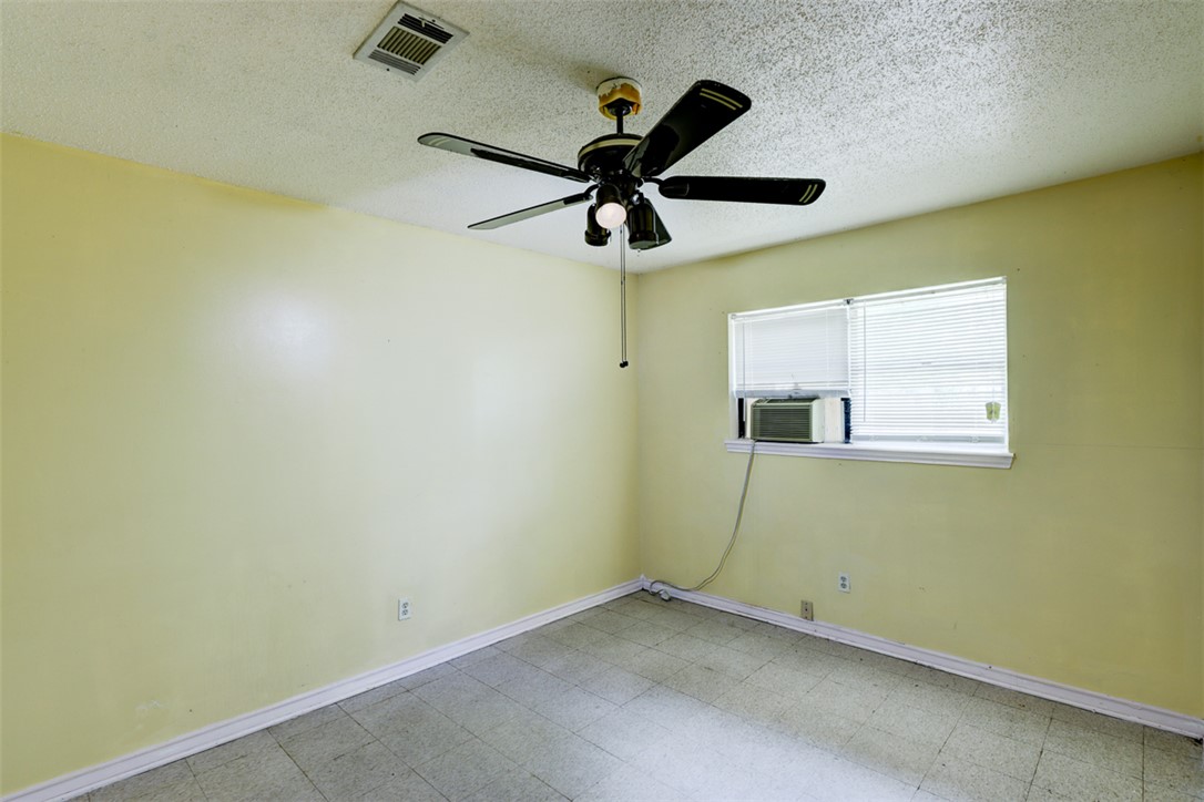 Bryan, Texas 77803, United States, 3 Bedrooms Bedrooms, ,2 BathroomsBathrooms,Residential,Active,200302