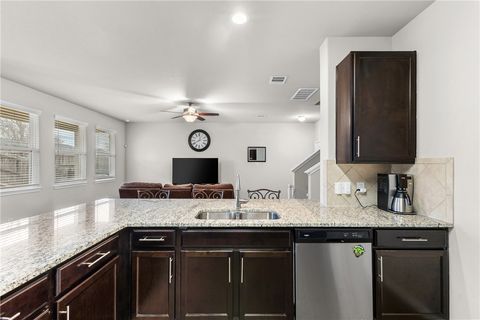 Tiny photo for 984 Crossing Drive, Bryan, TX 77803 (MLS # 26000970)