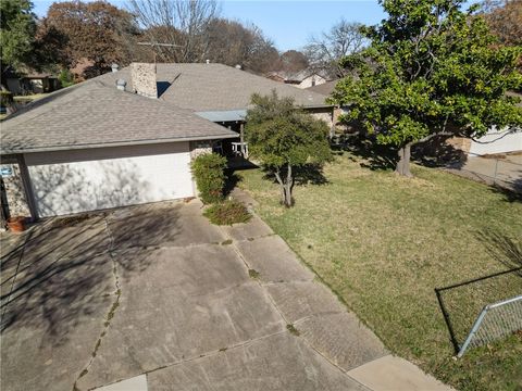 Tiny photo for 814 Madrid Drive, Other, TX 75116 (MLS # 26000132)