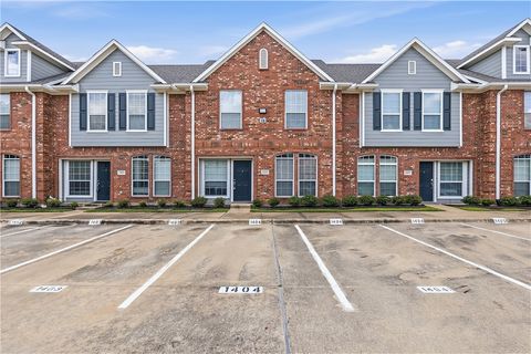 Photo of 1001 Krenek Tap Road #1404, College Station, TX 77840 (MLS # 26006154)
