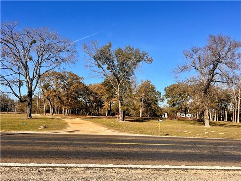 Photo of 6966 State Highway 7 W, Jewett, TX 75846 (MLS # 25013211)