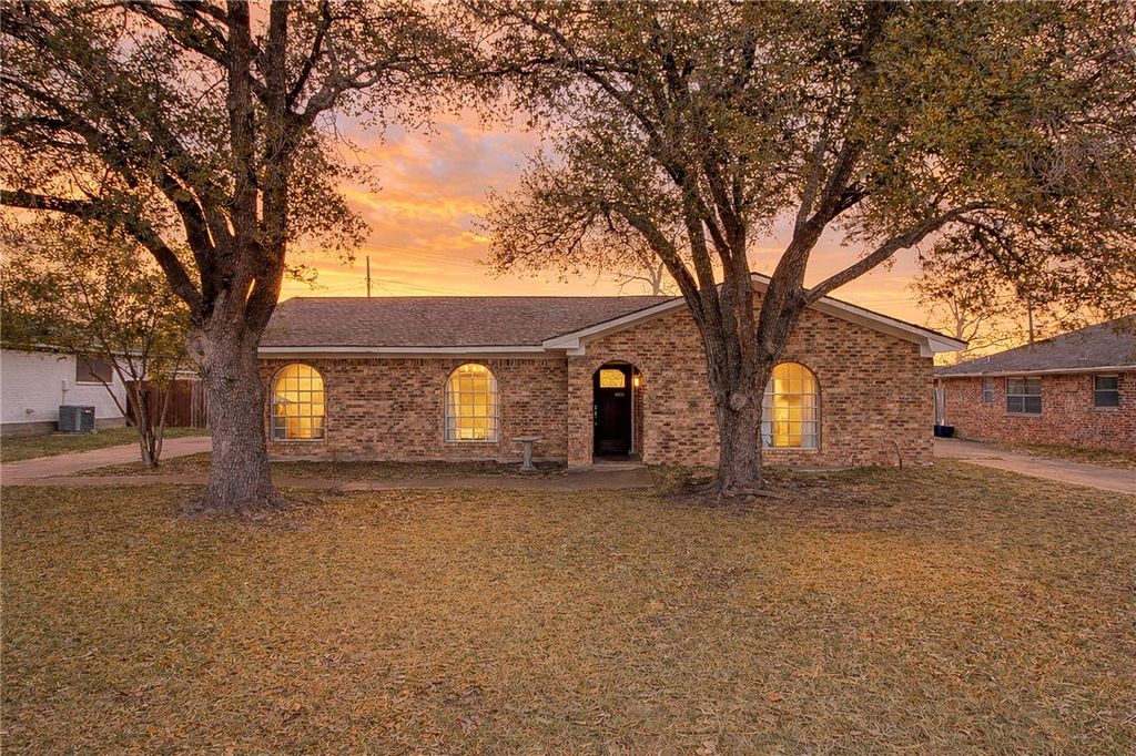 Photo of 2909 Woodmeadow Drive, Bryan, TX 77802 (MLS # 26002956)