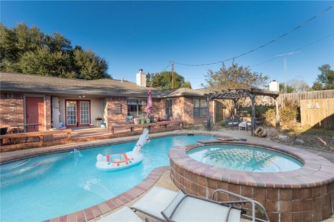 Tiny photo for 106 N Hills Circle, Franklin, TX 77856 (MLS # 25012443)