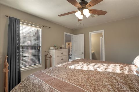 Tiny photo for 106 N Hills Circle, Franklin, TX 77856 (MLS # 25012443)