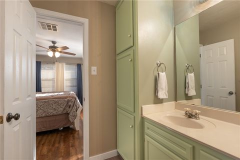 Tiny photo for 106 N Hills Circle, Franklin, TX 77856 (MLS # 25012443)