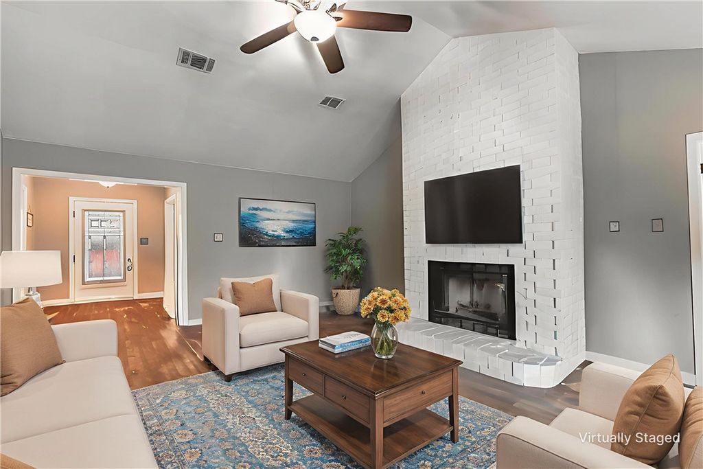 Photo of 106 N Hills Circle, Franklin, TX 77856 (MLS # 25012443)