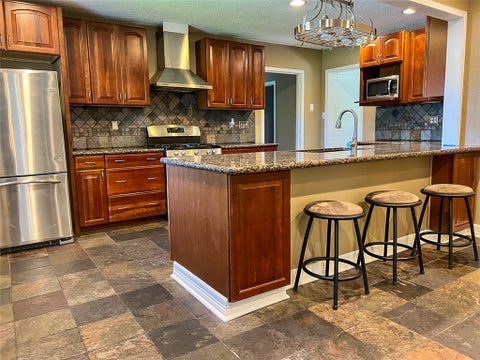 Tiny photo for 516 Roundabout Road RD, Huntsville, TX 77320 (MLS # 26009317)