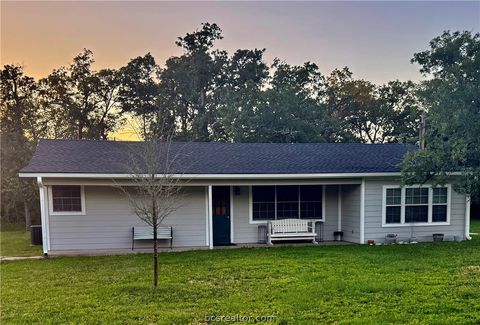 Tiny photo for 401 Chinaberry Lane, Somerville, TX 77879 (MLS # 26005974)