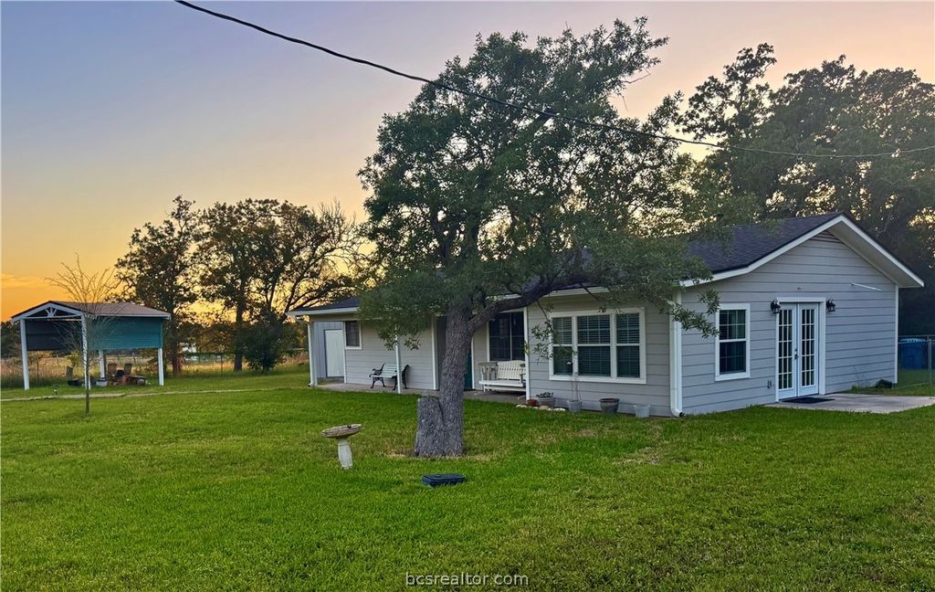 Photo of 401 Chinaberry Lane, Somerville, TX 77879 (MLS # 26005974)