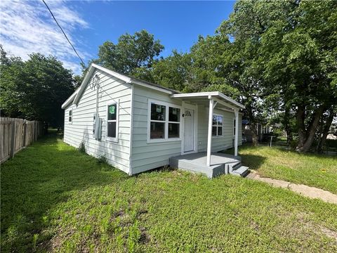 Tiny photo for 915 W 28th Street, Bryan, TX 77803 (MLS # 26006530)