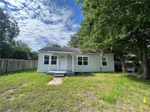 Tiny photo for 915 W 28th Street, Bryan, TX 77803 (MLS # 26006530)