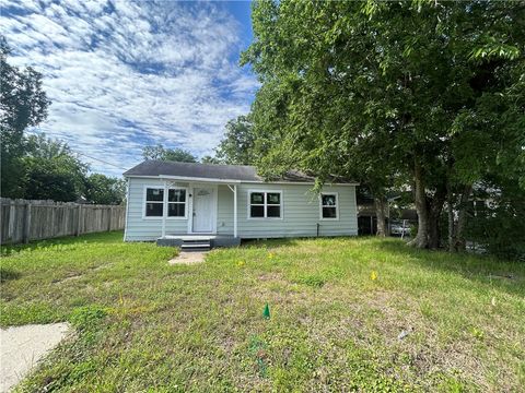 Tiny photo for 915 W 28th Street, Bryan, TX 77803 (MLS # 26006530)