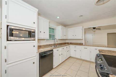 Tiny photo for 3609 Oak Ridge Drive, Bryan, TX 77802 (MLS # 26009490)