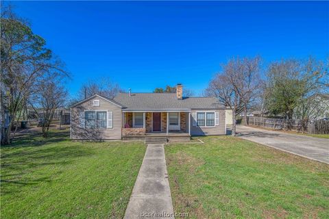 Photo of 706 Edgemore Drive, Bryan, TX 77802 (MLS # 26002511)
