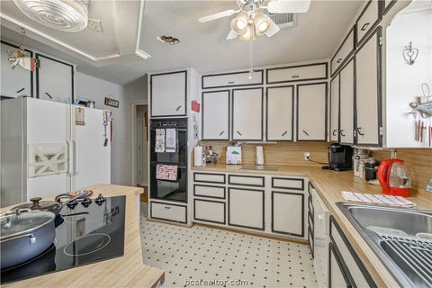 Tiny photo for 706 Edgemore Drive, Bryan, TX 77802 (MLS # 26002511)