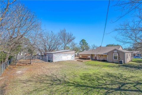 Tiny photo for 706 Edgemore Drive, Bryan, TX 77802 (MLS # 26002511)