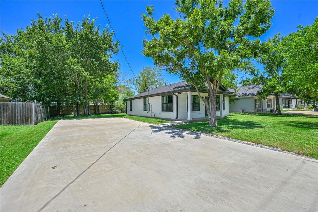 Photo of 109 Sterling Street, College Station, TX 77840 (MLS # 26009841)