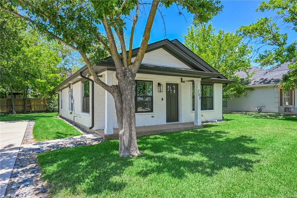 Photo of 109 Sterling Street, College Station, TX 77840 (MLS # 26009841)
