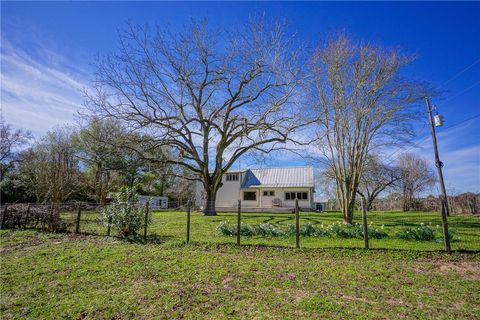 10713 County Road 446 Navasota TX 77868