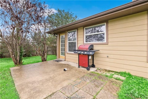 Tiny photo for 3903 Crown Ridge Court, College Station, TX 77845 (MLS # 26011815)