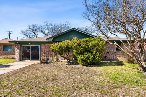 Photo of 3003 Kim Street, Bryan, TX 77803 (MLS # 26002077)