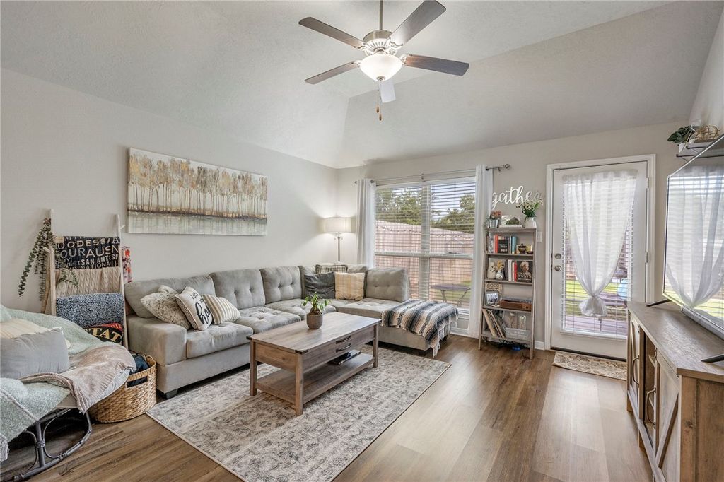 Photo of 3700 McKenzie Street, Bryan, TX 77803 (MLS # 25010346)