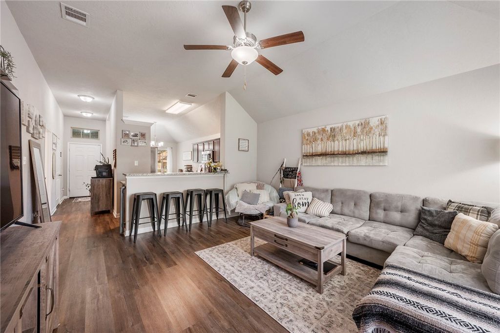 Photo of 3700 McKenzie Street, Bryan, TX 77803 (MLS # 25010346)
