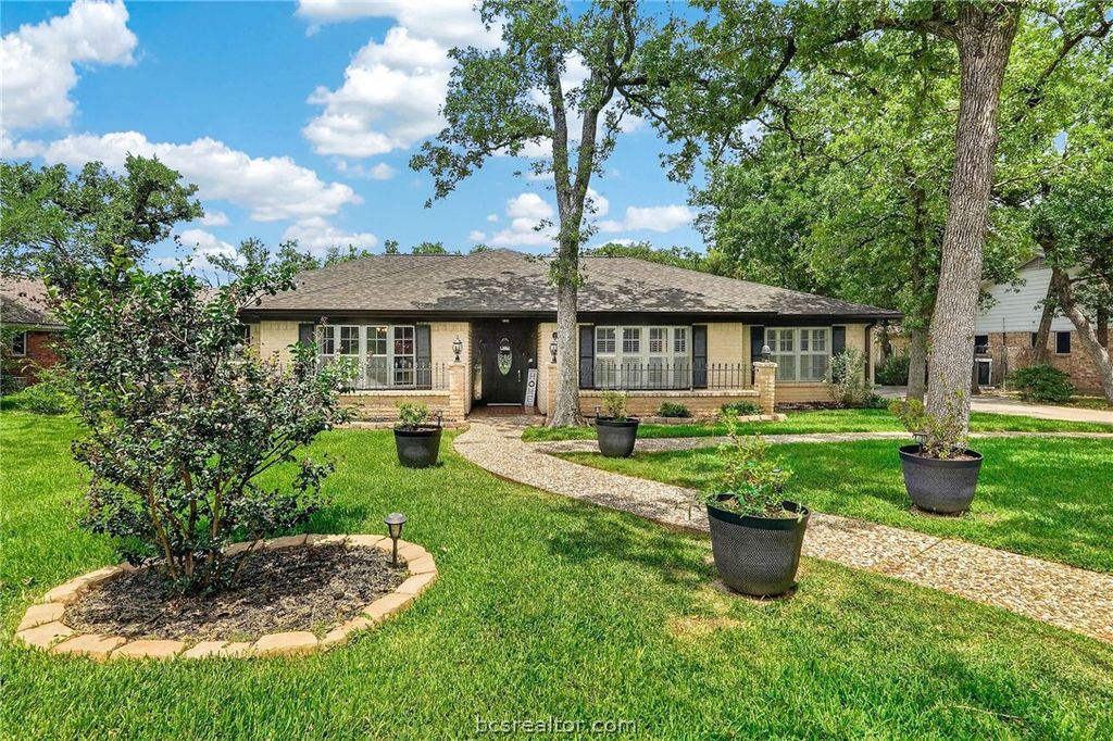 Photo of 1022 Rose Circle, College Station, TX 77840 (MLS # 26006181)