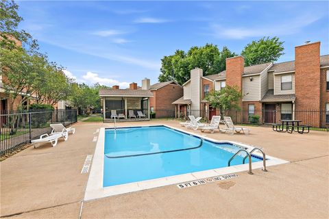 Tiny photo for 1904 Dartmouth Street #Q4, College Station, TX 77840 (MLS # 26004419)