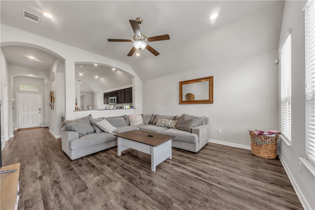 Bryan, Texas 77807, United States, 3 Bedrooms Bedrooms, ,2 BathroomsBathrooms,Residential,Active,189546