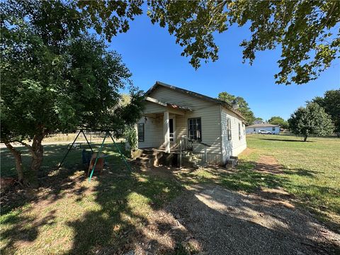 Tiny photo for 410 E 7th Street, Hearne, TX 77859 (MLS # 25009805)