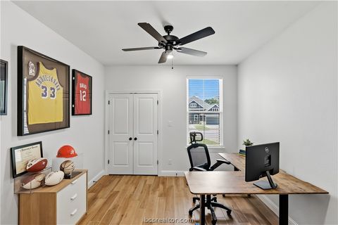 Tiny photo for 4330 Fox River Lane, Bryan, TX 77802 (MLS # 26006353)