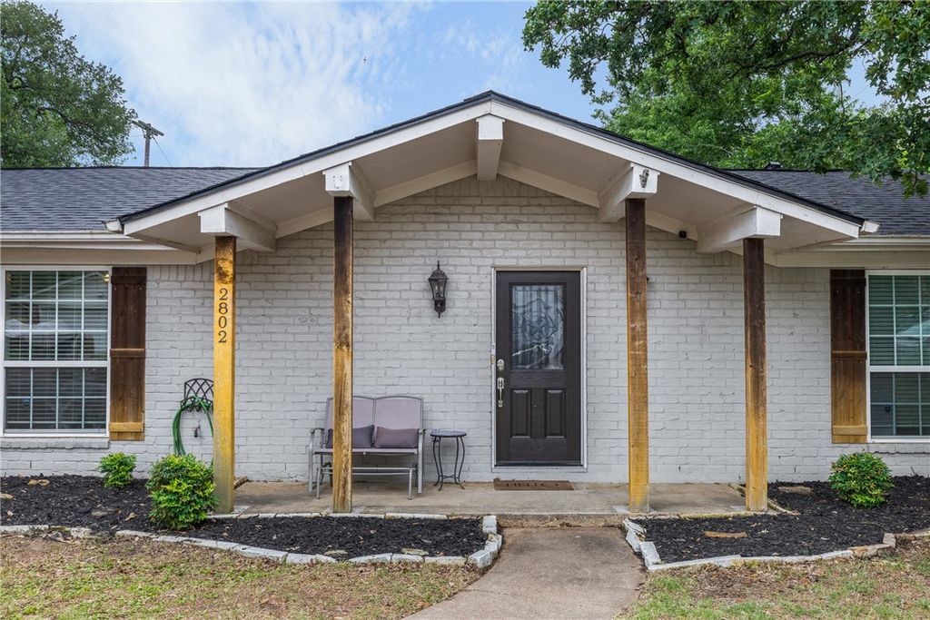 Photo of 2802 Woodmeadow Drive, Bryan, TX 77802 (MLS # 26005656)