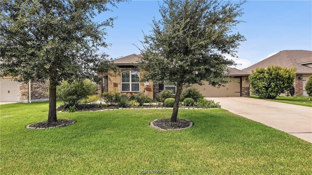 Photo of 3432 Lockett Hall Circle, Bryan, TX 77808 (MLS # 26009710)