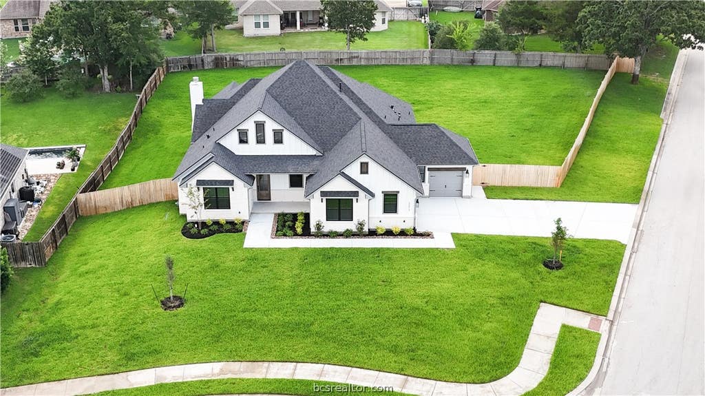 Photo of 3273 Rose Hill Lane Ln, Bryan, TX 77808 (MLS # 26009825)