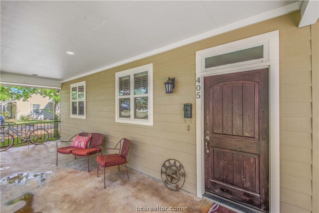 Photo of 405 Ayrshire Street, College Station, TX 77840 (MLS # 26004308)