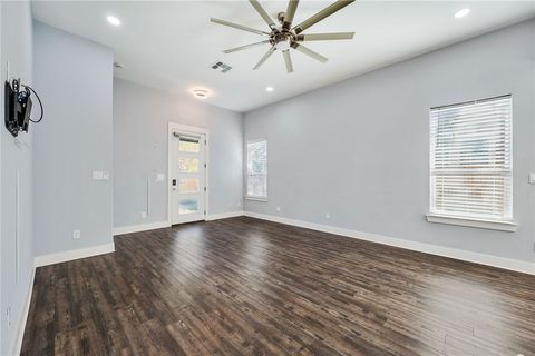Tiny photo for 507 Walnut Street, Bryan, TX 77803 (MLS # 25011013)