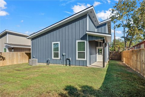 Tiny photo for 507 Walnut Street, Bryan, TX 77803 (MLS # 25011013)