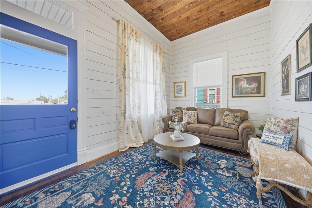 Photo of 511 Peabody Street, Brenham, TX 77833 (MLS # 26001669)