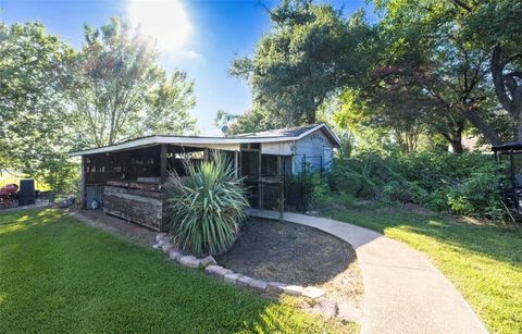 Tiny photo for 116 North Hearne St ST, Franklin, TX 77856 (MLS # 26009097)