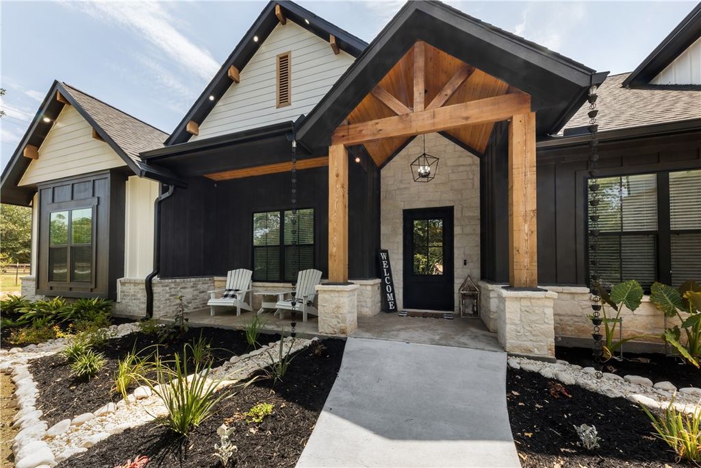 Photo of 5201 Vintage Oaks Court, College Station, TX 77845 (MLS # 26000634)