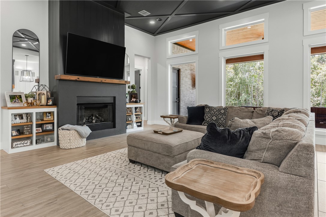 5201 Vintage Oaks Court