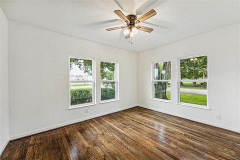 Tiny photo for 701 Malone St. St, Tomball, TX 77375 (MLS # 26003454)