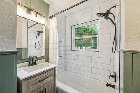 Tiny photo for 701 Malone St. St, Tomball, TX 77375 (MLS # 26003454)