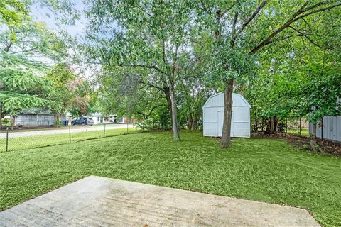 Tiny photo for 701 Malone St. St, Tomball, TX 77375 (MLS # 26003454)